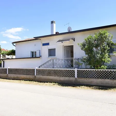 With Parking Space - 21359 * Umag