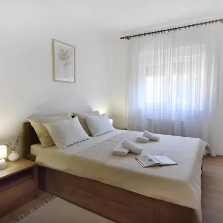 With Parking Space - 21359 Umag